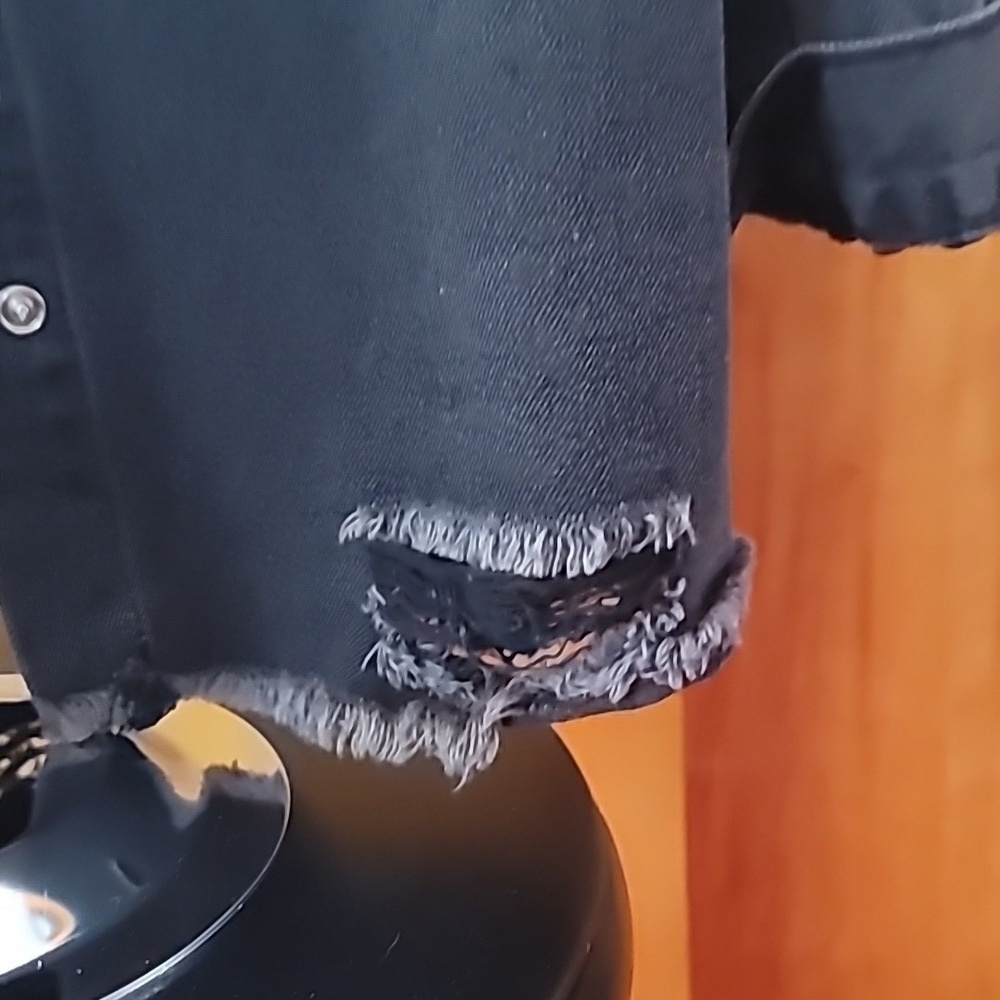 Destressed Jean Shacket - Picture 5 of 10
